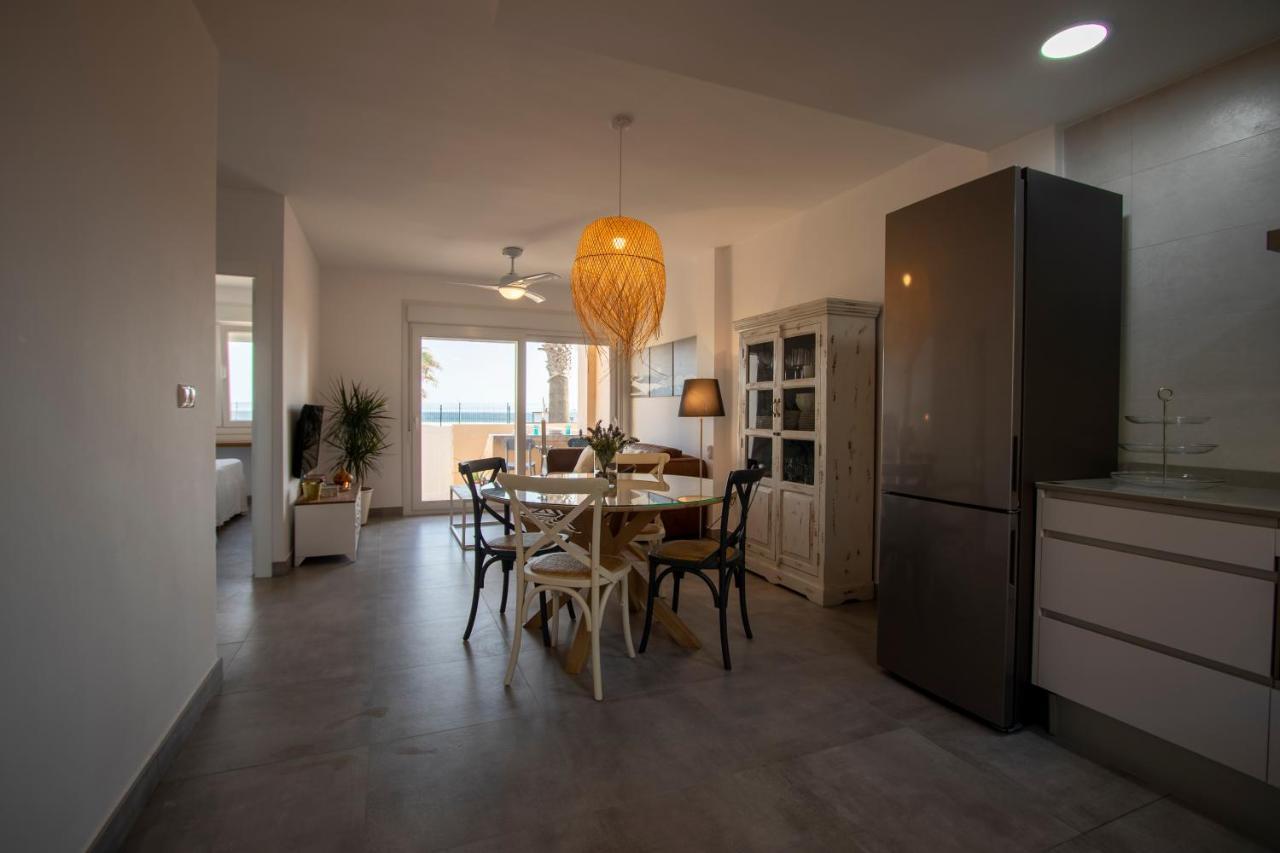 Apartamento en primera línea de playa Tarifa Exterior foto